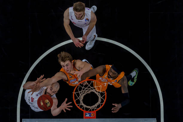 许多比赛中 许多比赛中