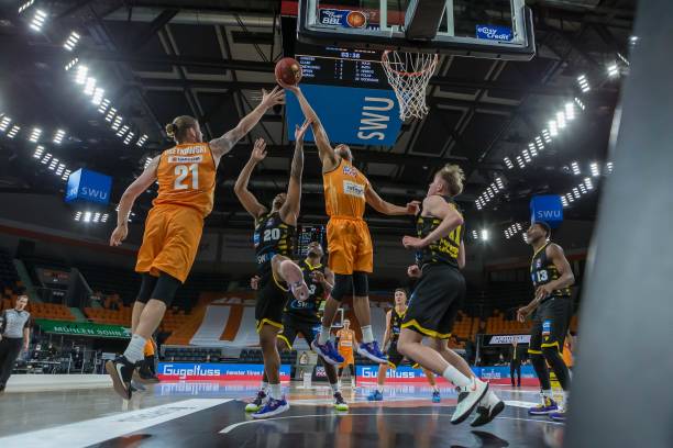 比赛中屡屡 比赛中屡屡